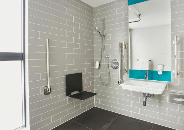 holiday inn express hamburg south a7 as42 an ihg hotel