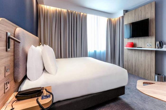 holiday inn express hamburg south a7 as42 an ihg hotel