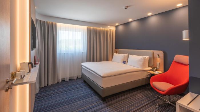 holiday inn express hamburg south a7 as42 an ihg hotel