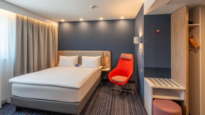 holiday inn express hamburg south a7 as42 an ihg hotel