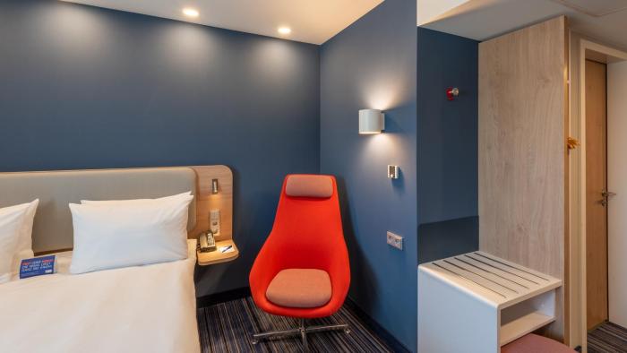 holiday inn express hamburg south a7 as42 an ihg hotel