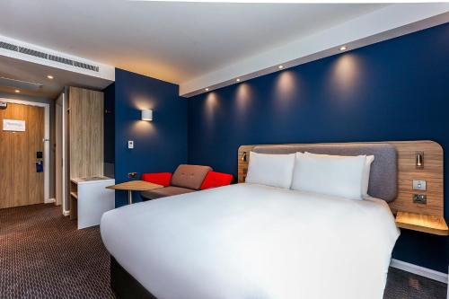 holiday inn express hamburg south a7 as42 an ihg hotel