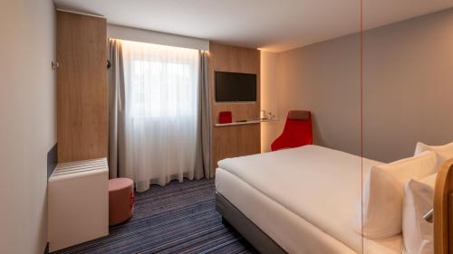 holiday inn express hamburg south a7 as42 an ihg hotel