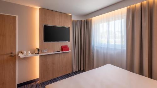 holiday inn express hamburg south a7 as42 an ihg hotel