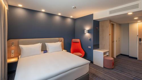 holiday inn express hamburg south a7 as42 an ihg hotel