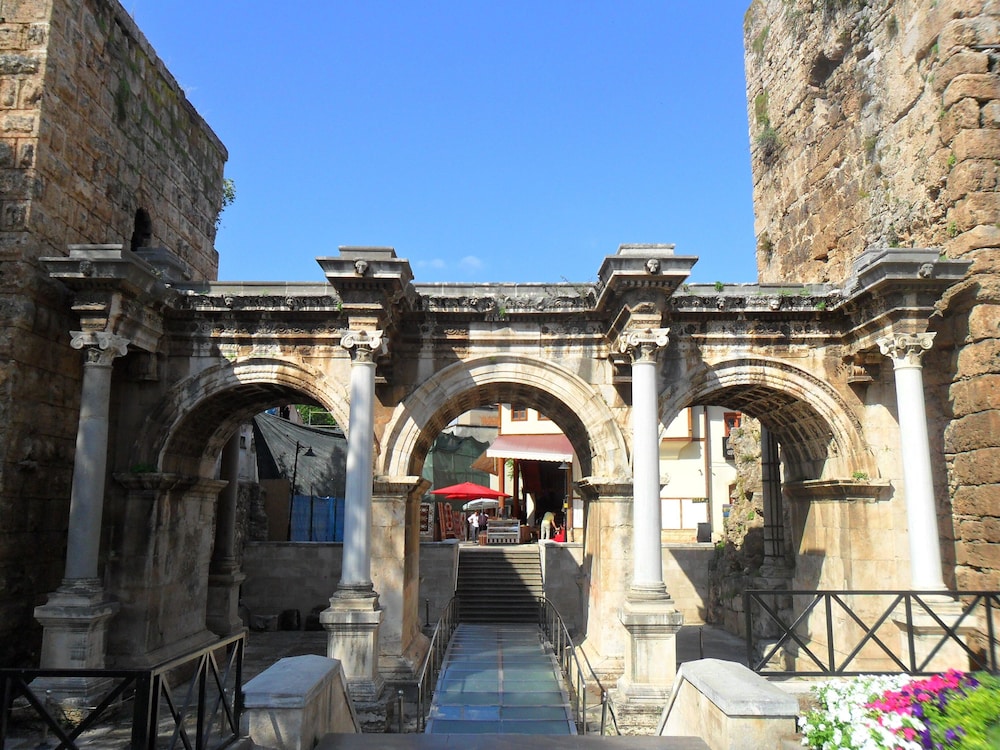ayhan hotel
