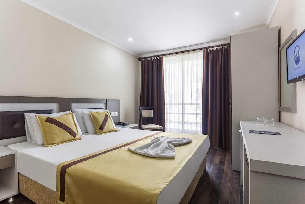 ayhan hotel