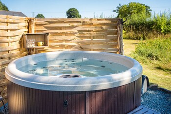 The Hideaway Hut - 1 Bed Shepherds Hut - Hereford,Ruardean>>Hereford,0 star