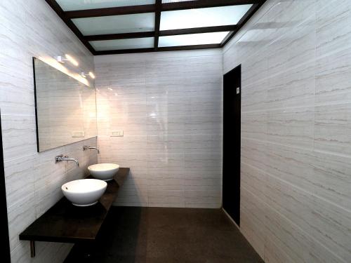hotel girnar