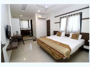 hotel girnar