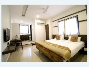 hotel girnar