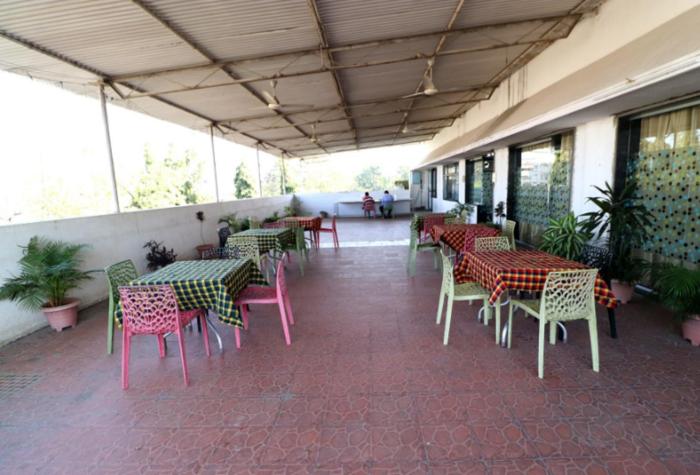 hotel girnar