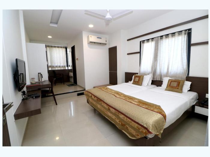 hotel girnar