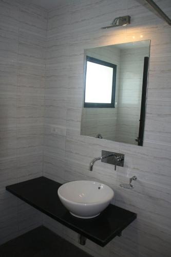 hotel girnar
