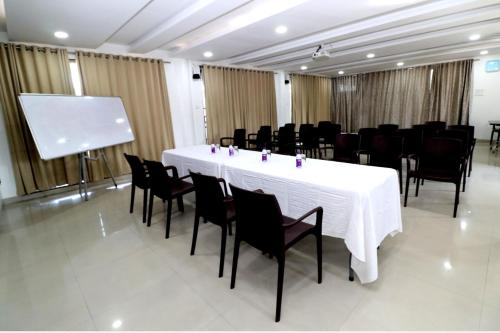 hotel girnar