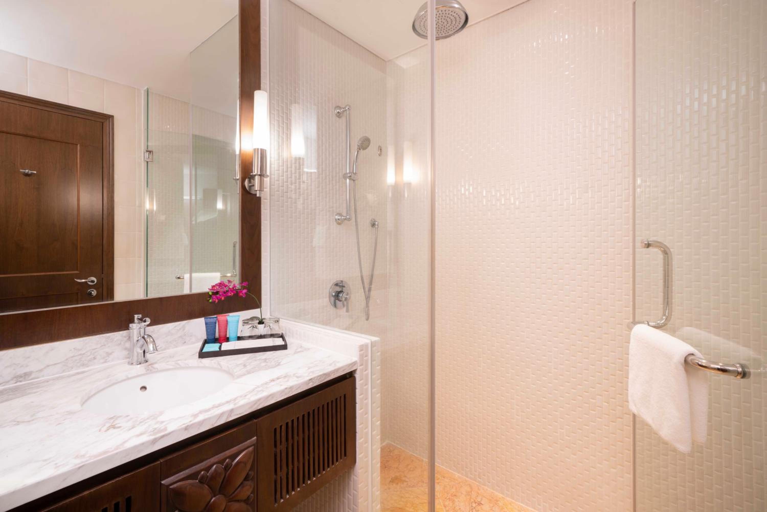 doubletree by hilton hotel and suites houston by the galleria