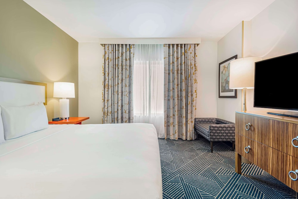 embassy suites houston downtown