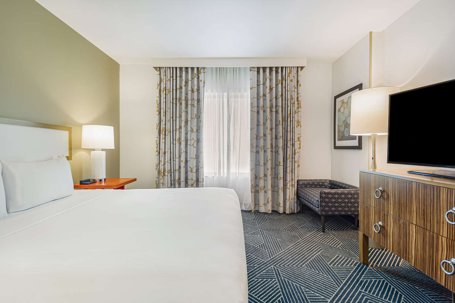 embassy suites houston downtown