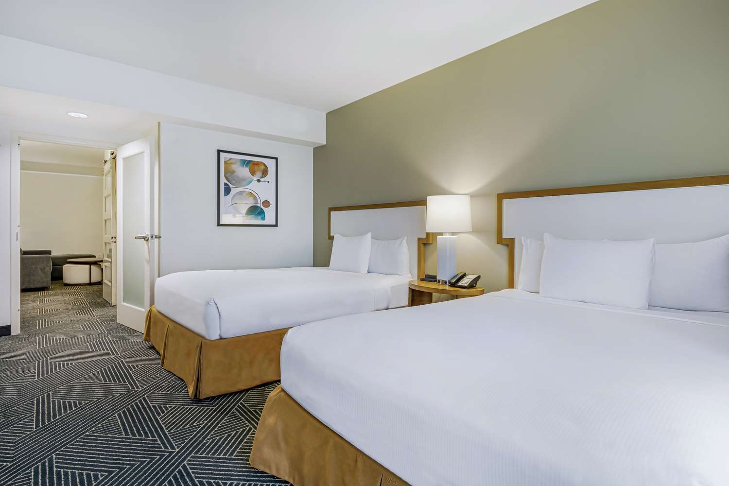 embassy suites houston downtown