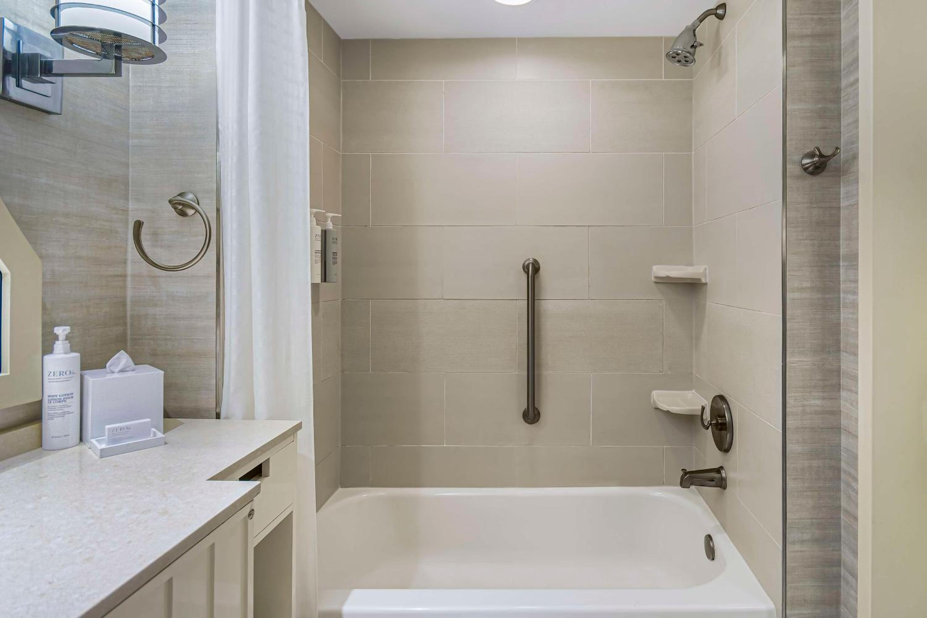 embassy suites houston downtown