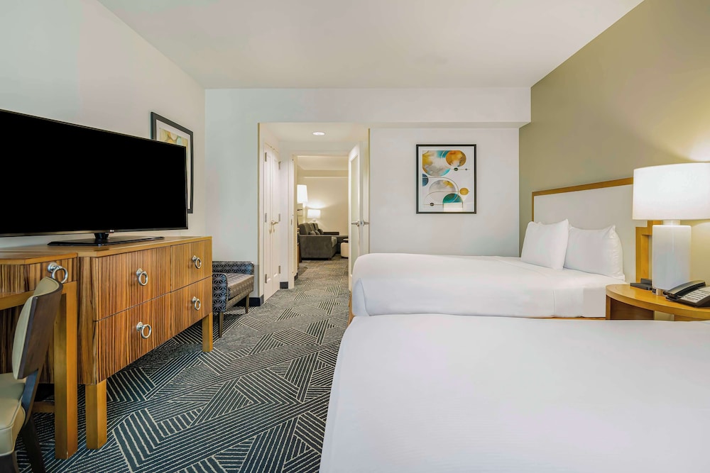 embassy suites houston downtown