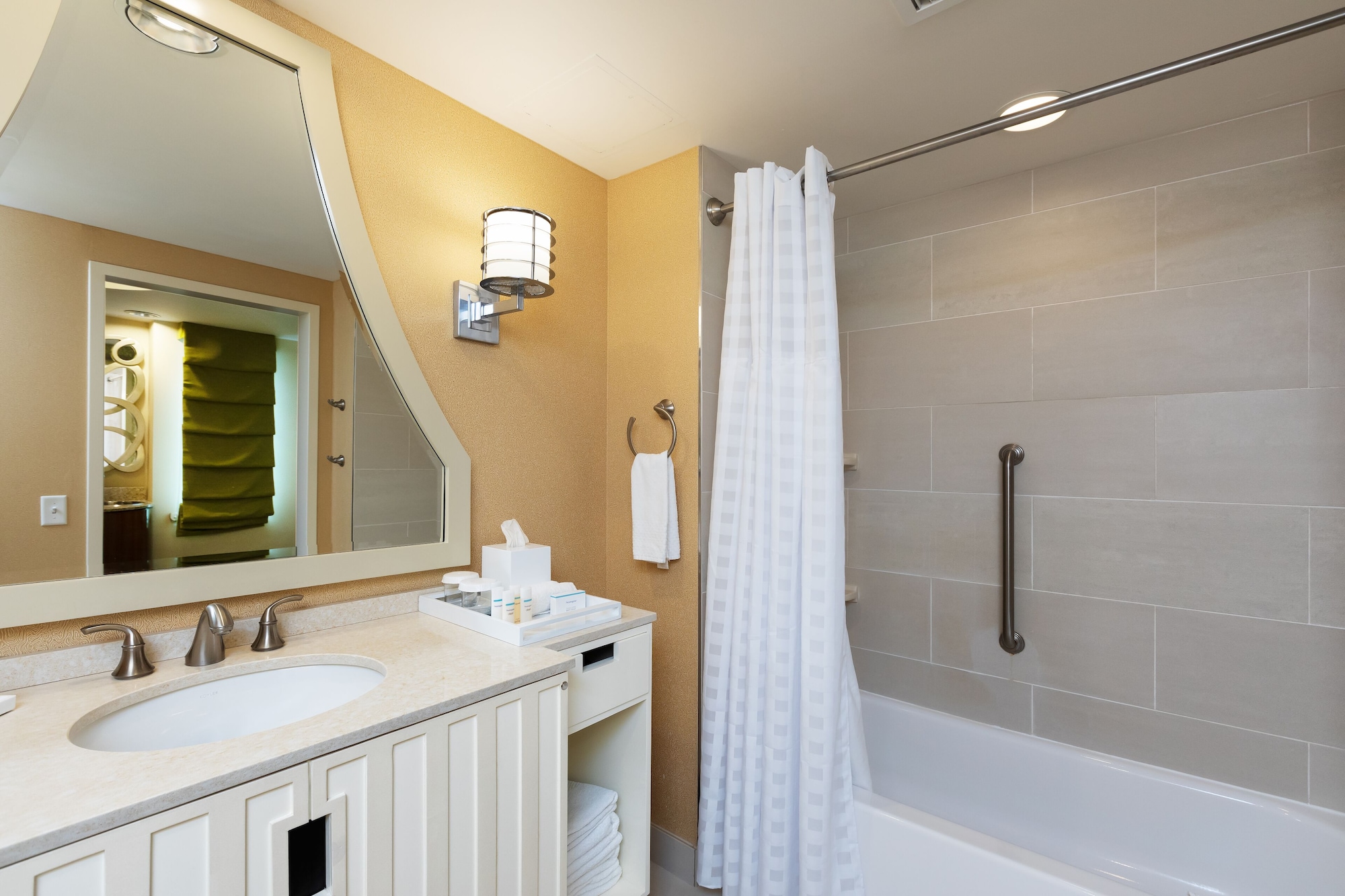 embassy suites houston downtown