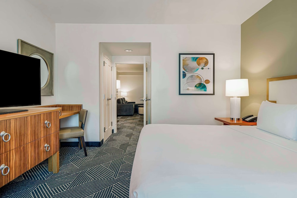 embassy suites houston downtown