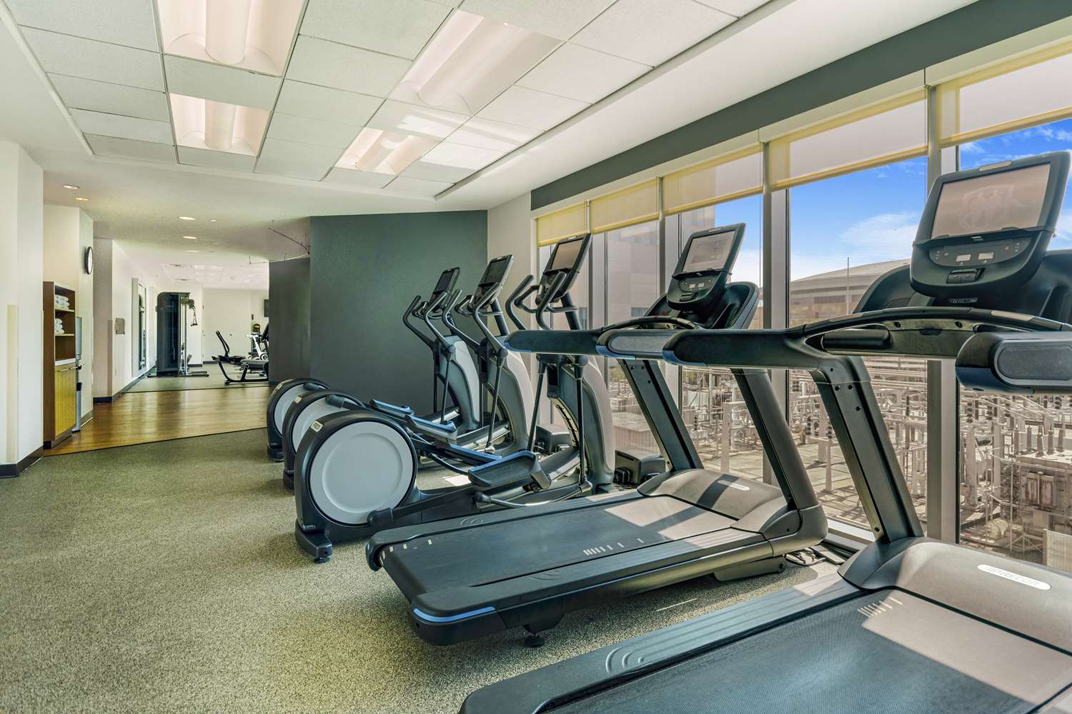 embassy suites houston downtown