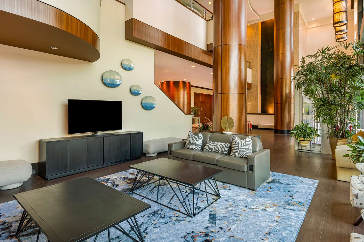 embassy suites houston downtown