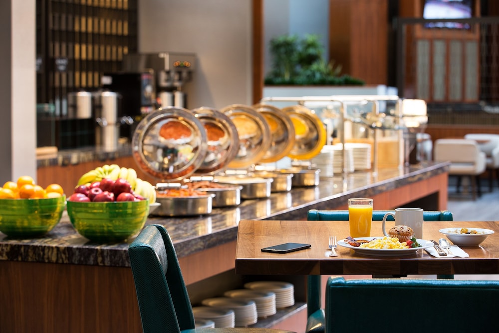 embassy suites houston downtown