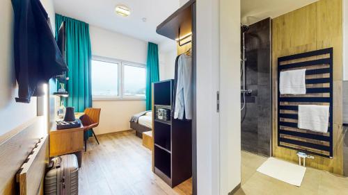 point 7 hotel