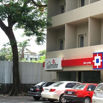 hotel gulmohr