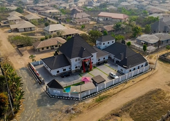 ronkibog crystal hotel and suites