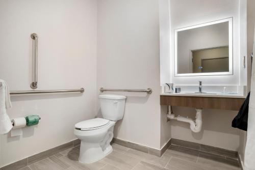 comfort inn and suites