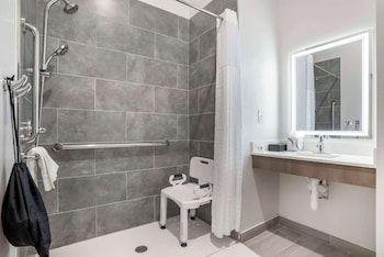 comfort inn and suites