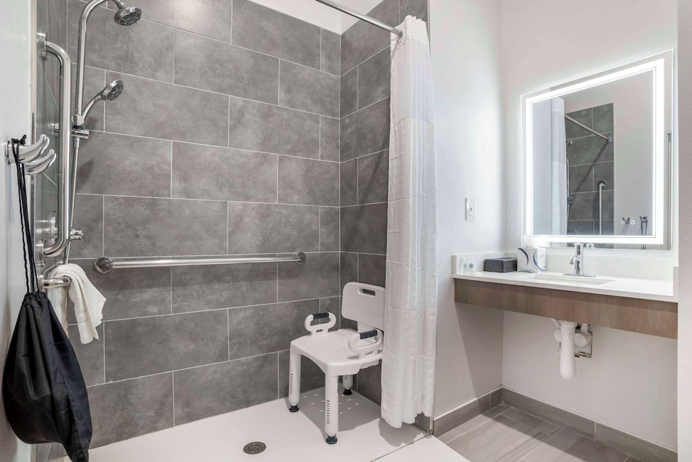 comfort inn and suites