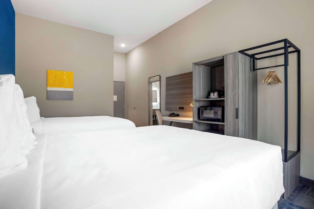 comfort inn and suites