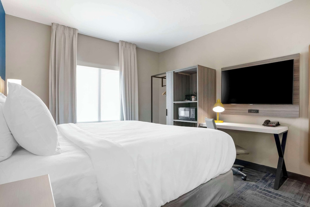 comfort inn and suites