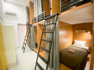 snooze hostel malang