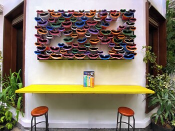 snooze hostel malang