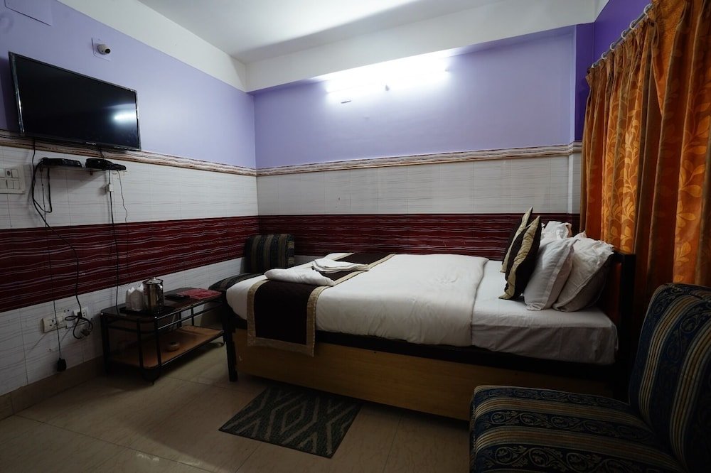 Tirupati Lodge Private Limited,Siliguri>>Darjeeling,2 star