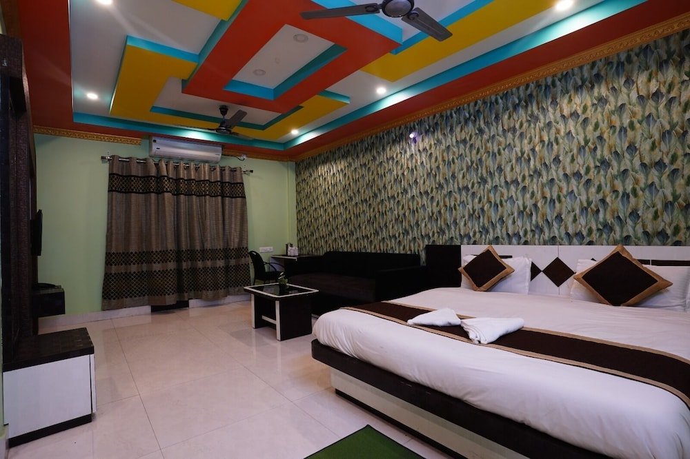 Tirupati Lodge Private Limited,Siliguri>>Darjeeling,2 star