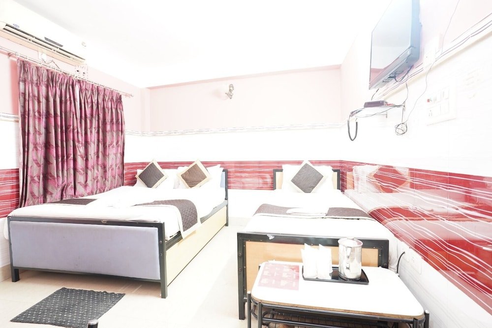 Tirupati Lodge Private Limited,Siliguri>>Darjeeling,2 star