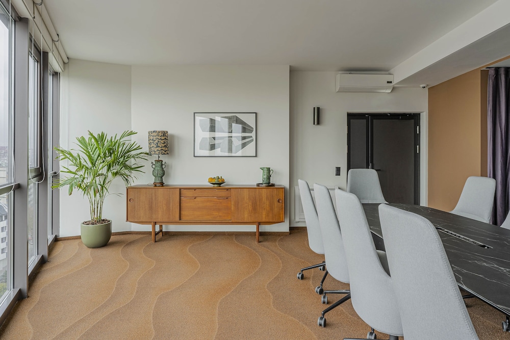 wn lab hotel
