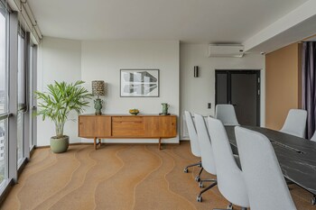 wn lab hotel