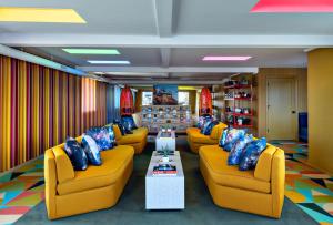 americana motor hotel