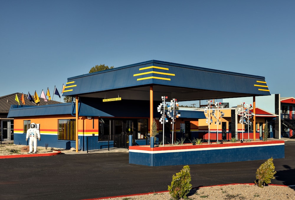 americana motor hotel
