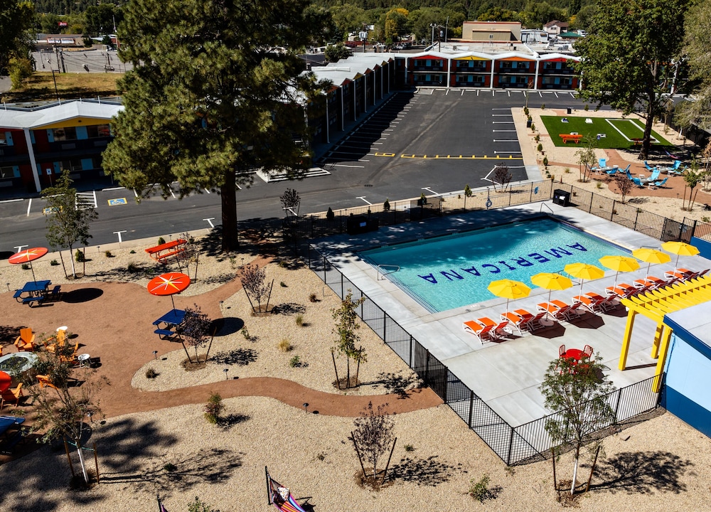 americana motor hotel