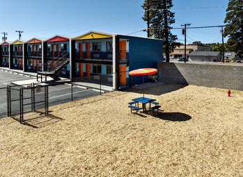 americana motor hotel