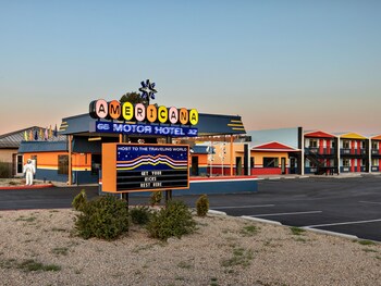 americana motor hotel